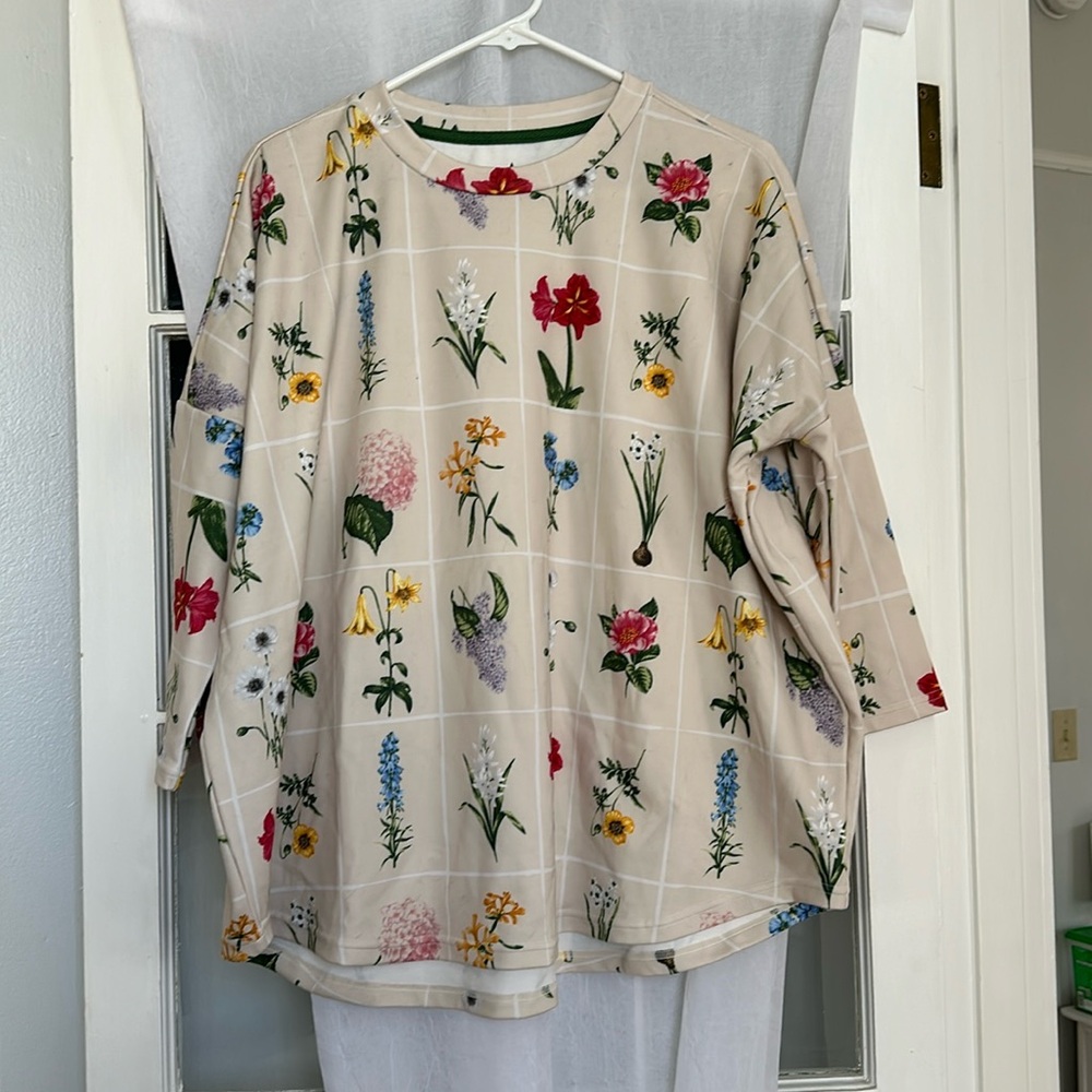 Tuckernuck floral workout top